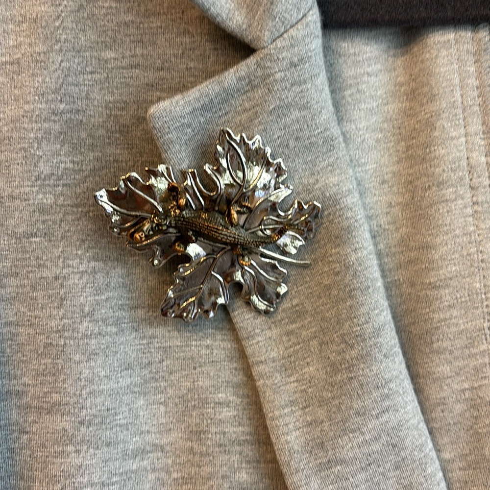 Sylvia Dahl Silver and Bronze Alligator Leaf Brooch/Clip - Picture 10 of 11